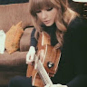 Meet your Posher, Julieta